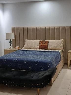Executive Two Bedrooms With Terrace At Gold Crest Mall